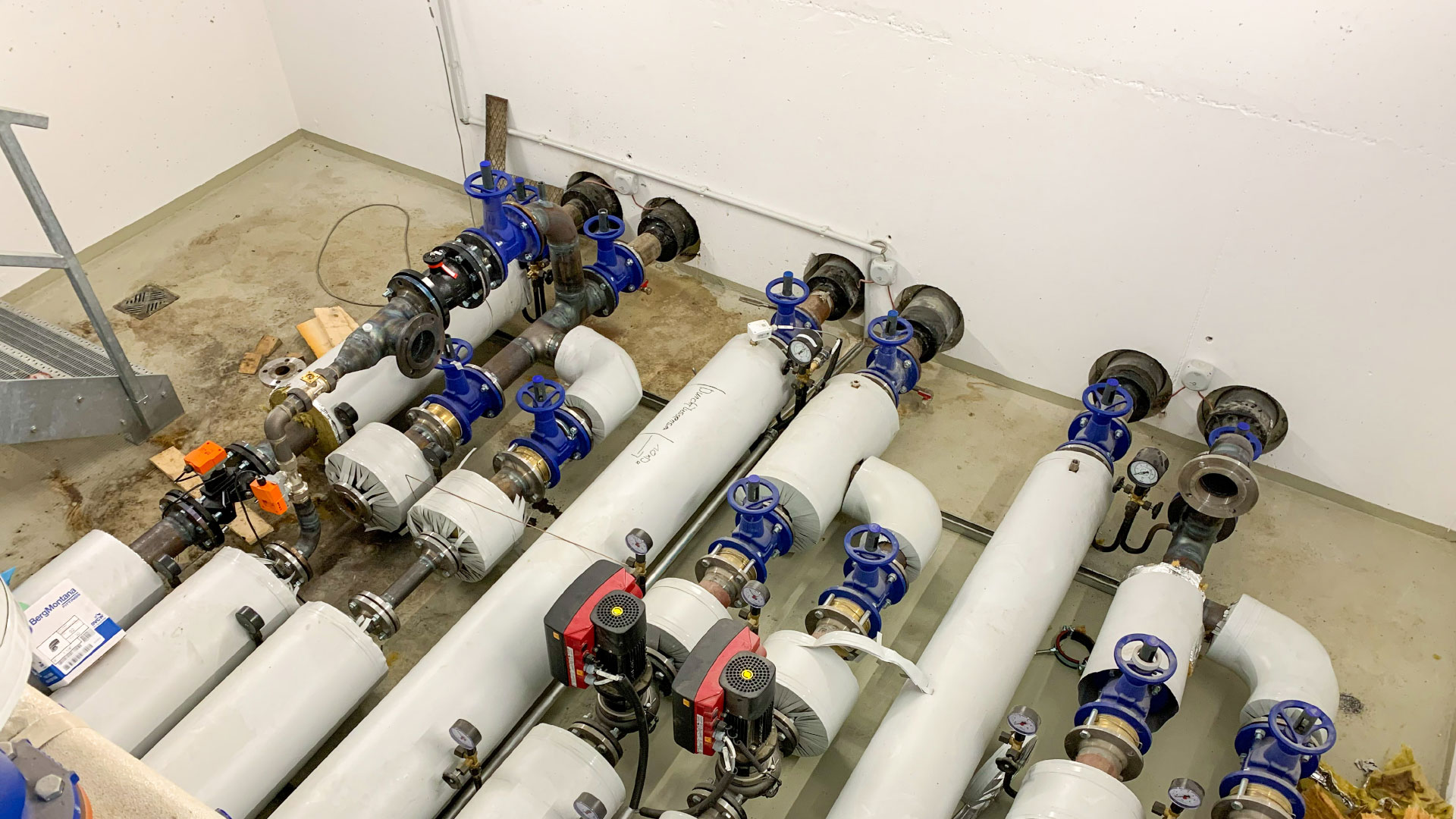 rothmoser-bhkw-fernwaerme-innen-magazin